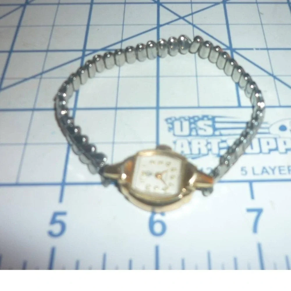Vintage Ladies Gem 17 Jewels Mechanical Watch Round‎ Face Baldwin Expansion Band